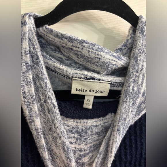 Turtle-Neck sweater - Picture 2 of 2